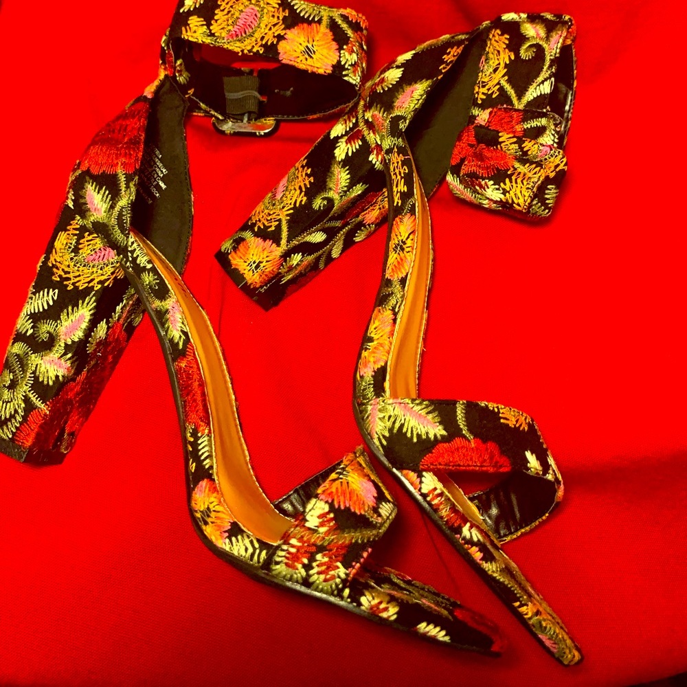 Multicolored Embroidered Sandal